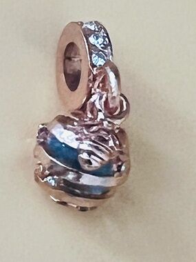Rose gold Honey bee 🐝 charm, Fits Pandora bracelets